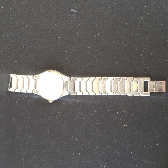 Gucci Vintage 1980s Wrist Watch Broken Band - Picture 7 of 7